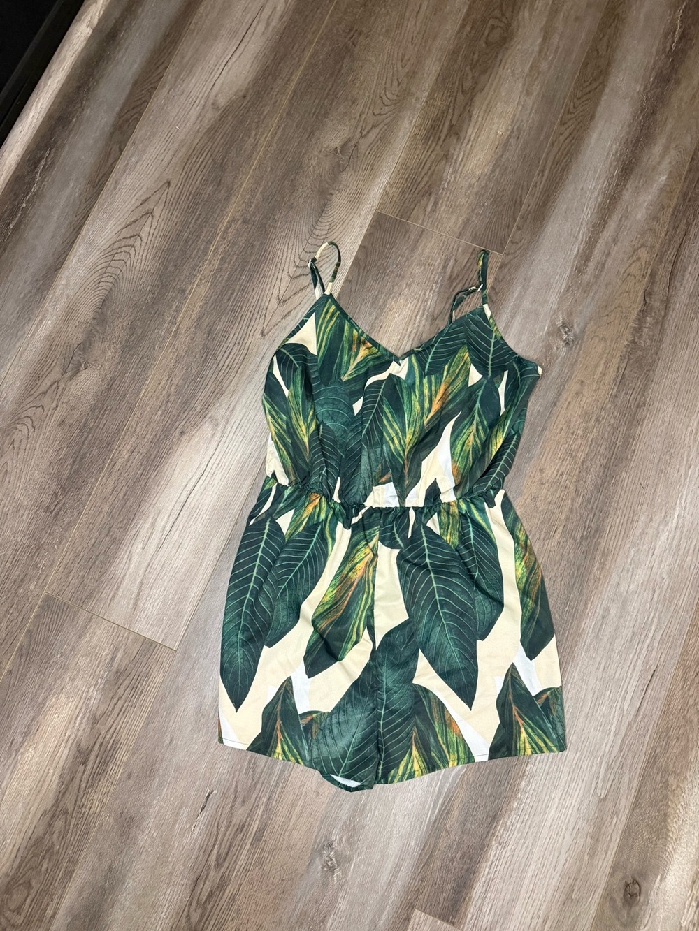 Tropical Leaf Print Sleeveless Romper - Green & Cream